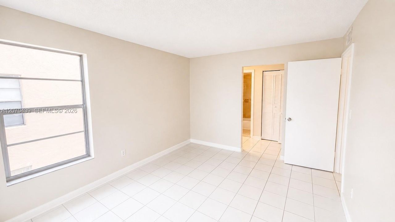 For Sale: $235,000 (2 beds, 2 baths, 1095 Square Feet)