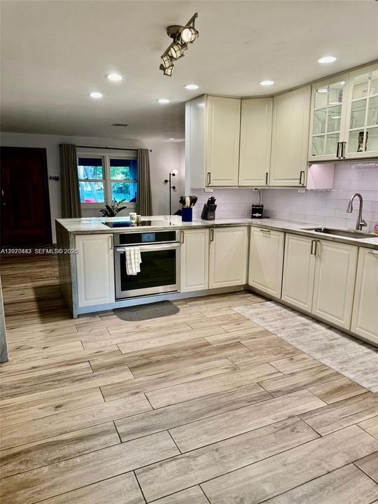 For Rent: $4,500 (3 beds, 2 baths, 1728 Square Feet)