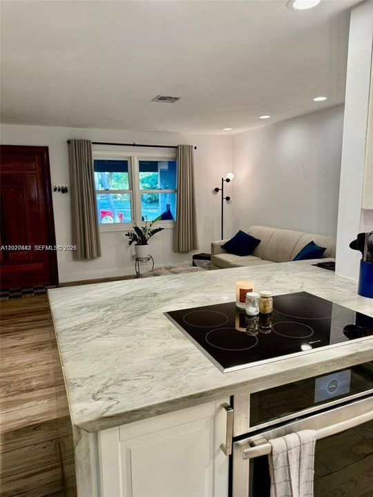 For Rent: $4,500 (3 beds, 2 baths, 1728 Square Feet)