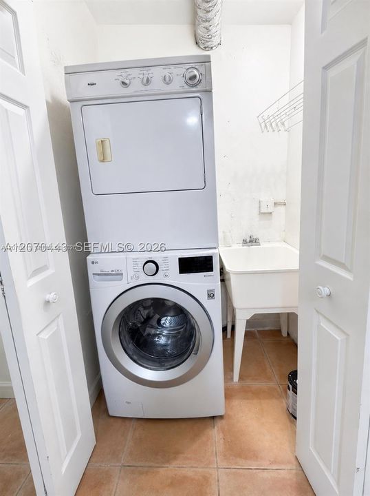 En Renta: $3,850 (3 camas, 2 baños, 1712 Pies cuadrados)