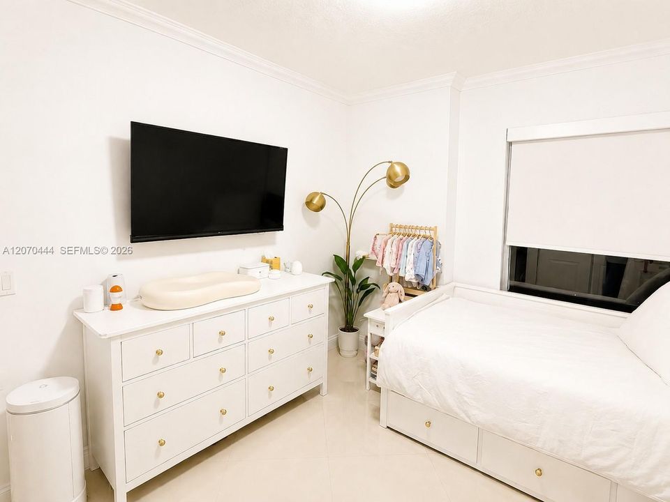 For Rent: $3,500 (2 beds, 2 baths, 966 Square Feet)