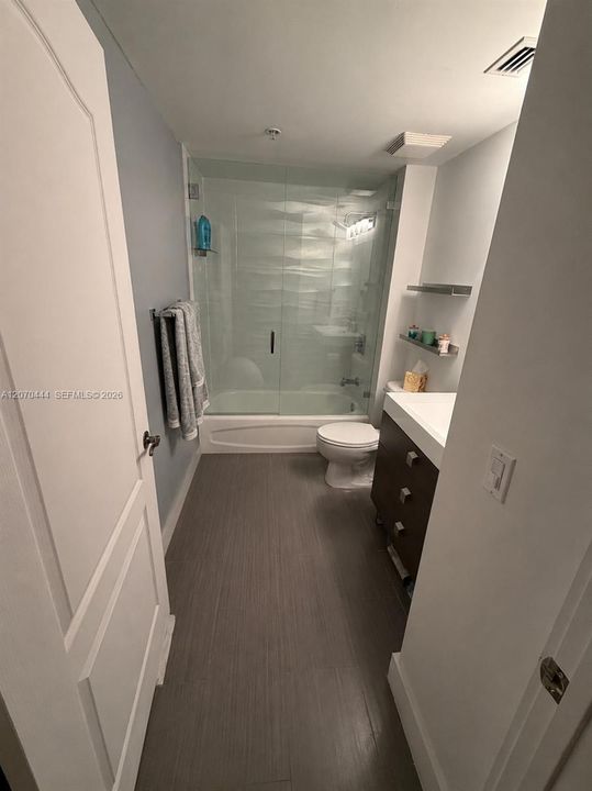 For Rent: $3,500 (2 beds, 2 baths, 966 Square Feet)