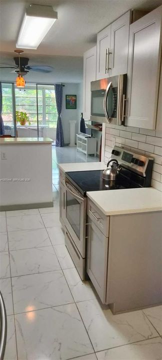 На продажу: $129,999 (2 спален, 2 ванн, 960 Квадратных фут)