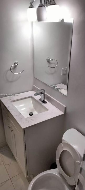 На продажу: $129,999 (2 спален, 2 ванн, 960 Квадратных фут)