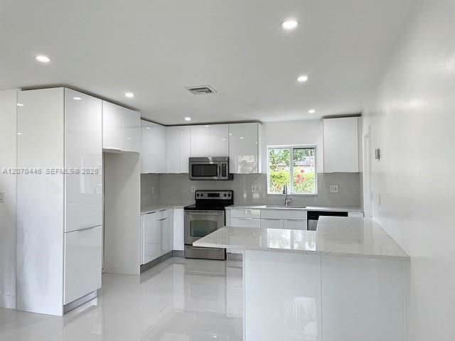 For Rent: $4,000 (4 beds, 2 baths, 1518 Square Feet)