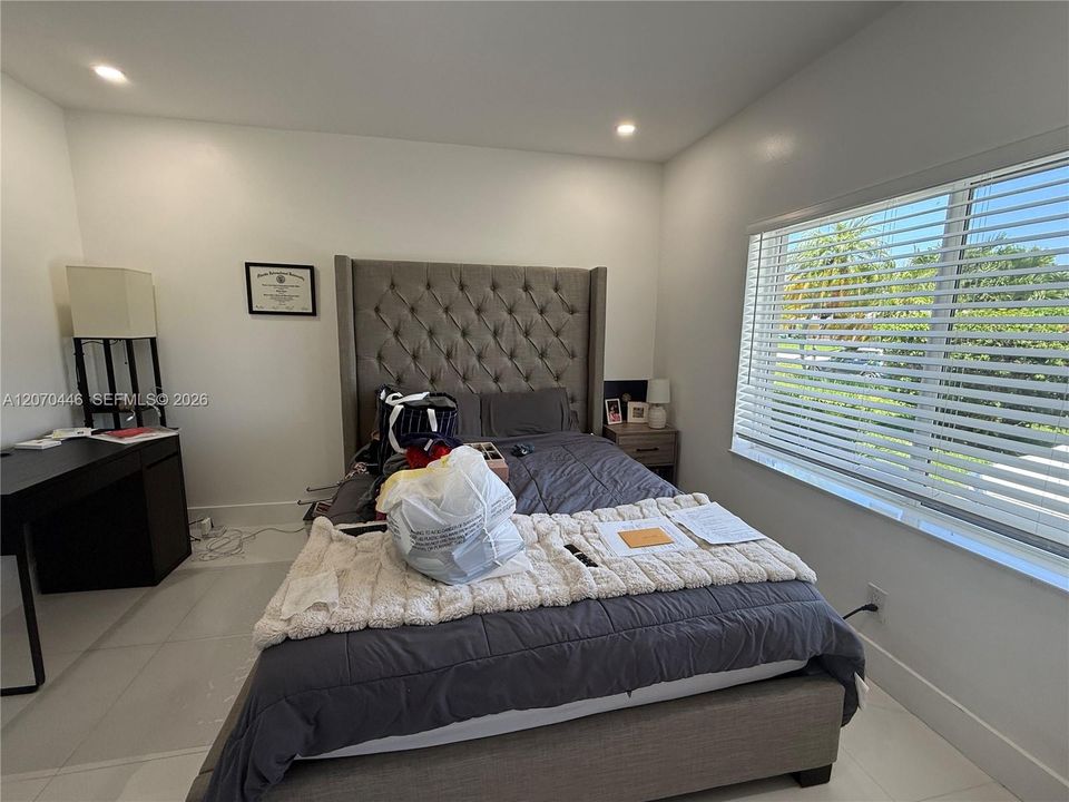 For Rent: $4,000 (4 beds, 2 baths, 1518 Square Feet)