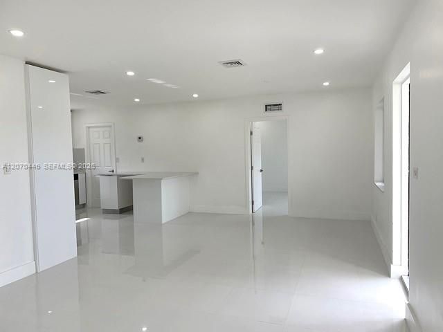 For Rent: $4,000 (4 beds, 2 baths, 1518 Square Feet)