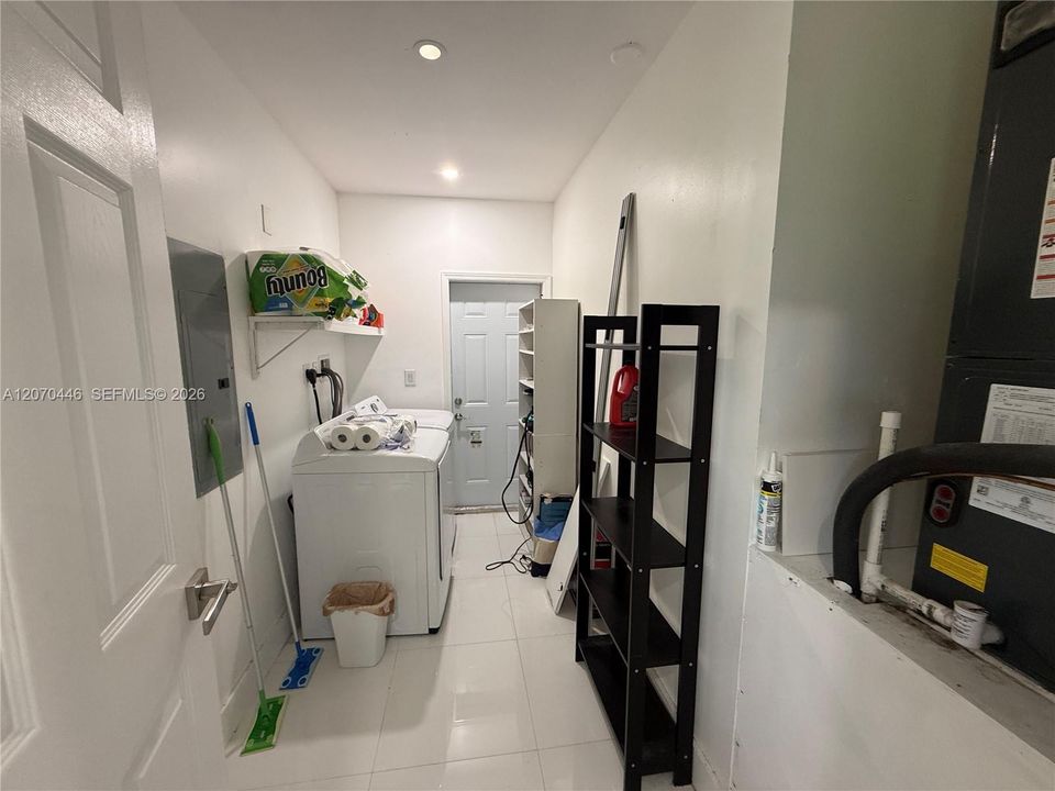 For Rent: $4,000 (4 beds, 2 baths, 1518 Square Feet)