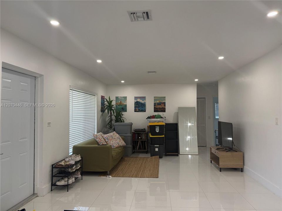 For Rent: $4,000 (4 beds, 2 baths, 1518 Square Feet)