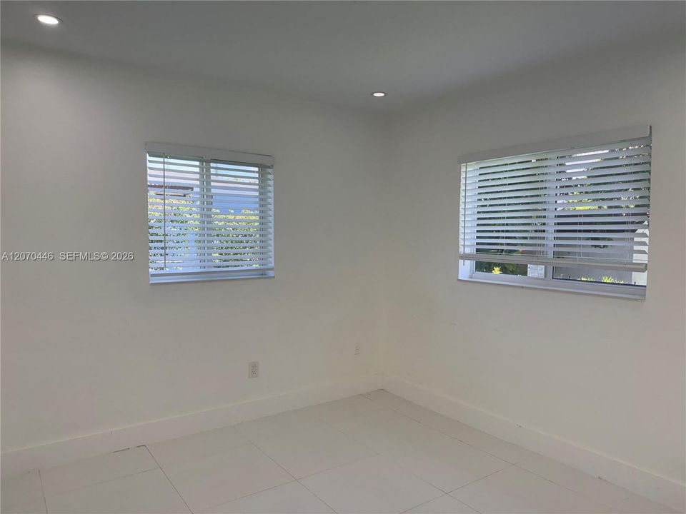 For Rent: $4,000 (4 beds, 2 baths, 1518 Square Feet)