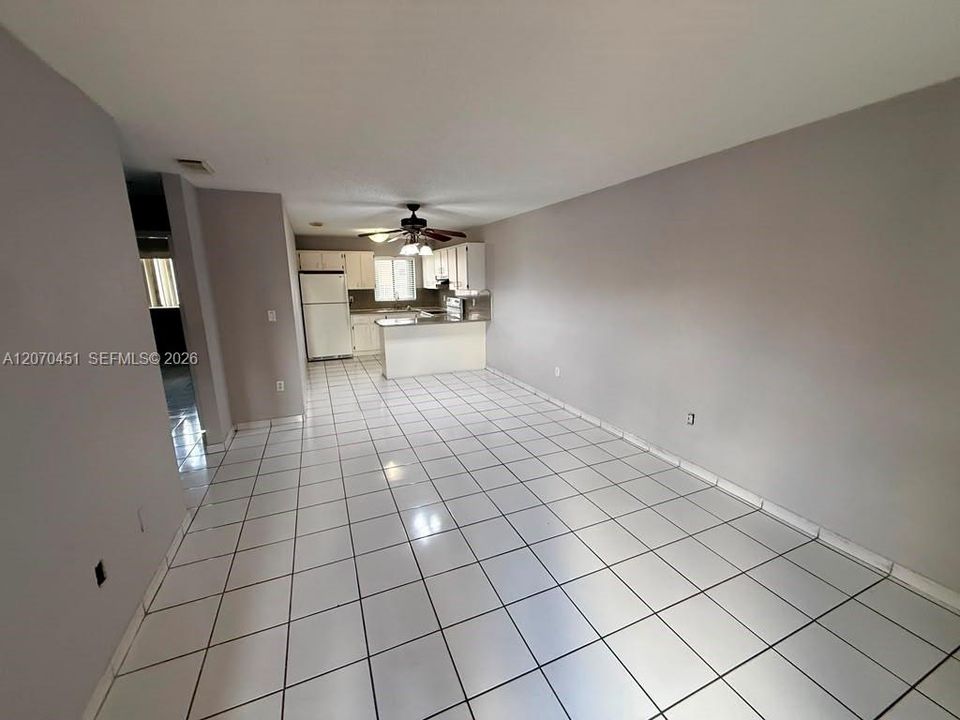 For Rent: $2,100 (2 beds, 1 baths, 778 Square Feet)