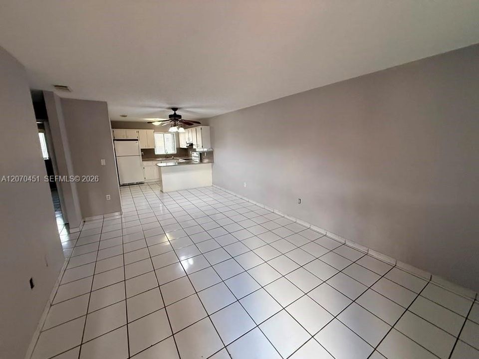 For Rent: $2,100 (2 beds, 1 baths, 778 Square Feet)