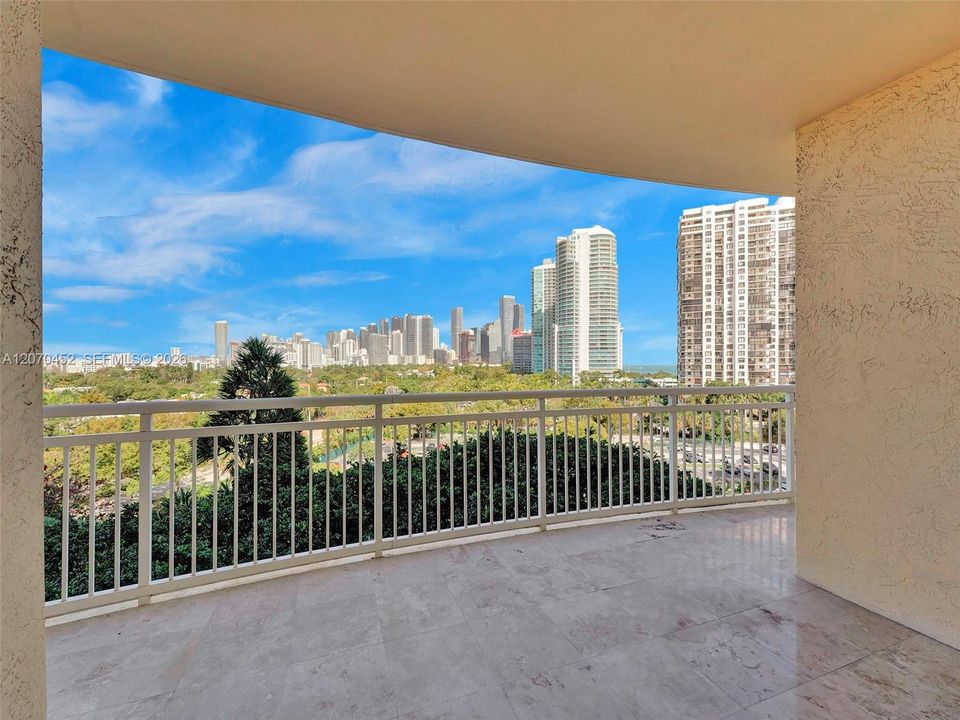 En Venta: $715,000 (2 camas, 2 baños, 1140 Pies cuadrados)