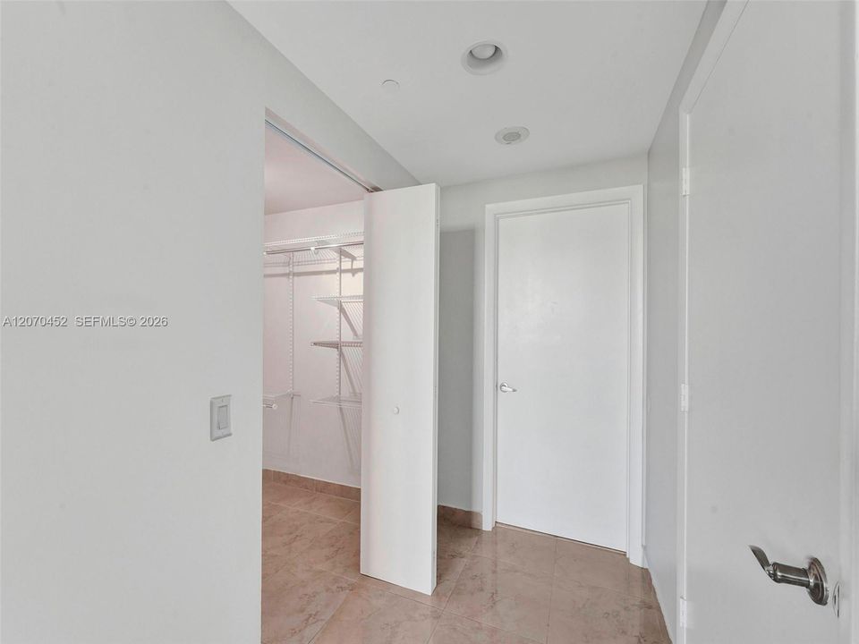 En Venta: $715,000 (2 camas, 2 baños, 1140 Pies cuadrados)