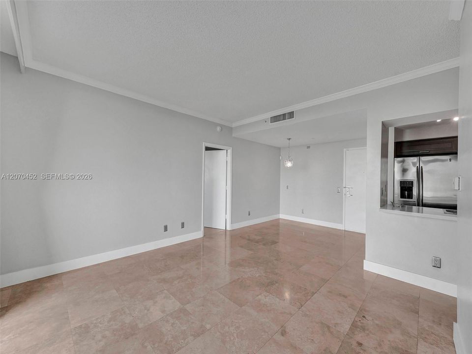 En Venta: $715,000 (2 camas, 2 baños, 1140 Pies cuadrados)