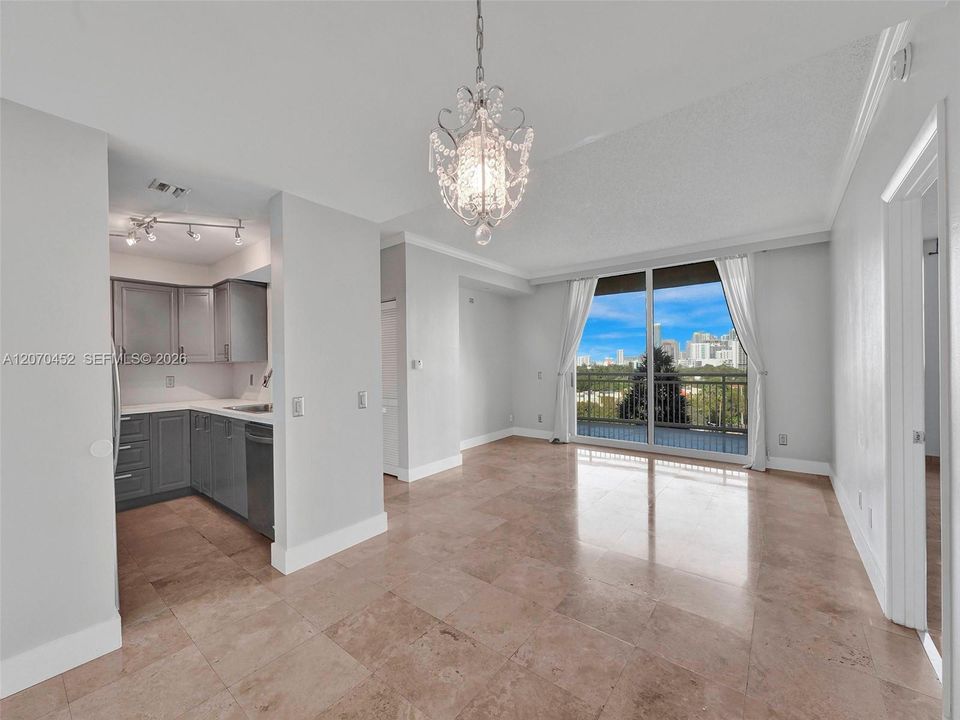 En Venta: $715,000 (2 camas, 2 baños, 1140 Pies cuadrados)