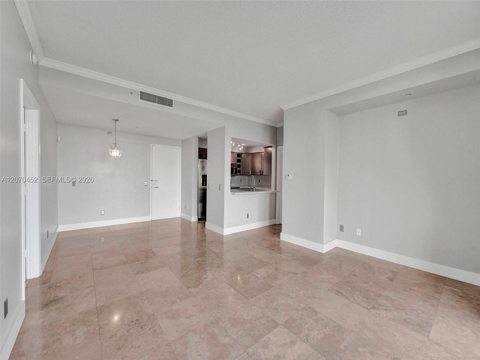 En Venta: $715,000 (2 camas, 2 baños, 1140 Pies cuadrados)