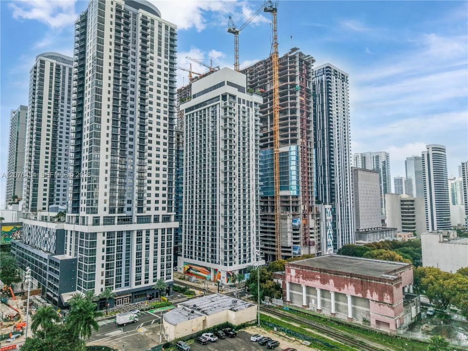 待售: $429,000 (0 贝兹, 1 浴室, 345 平方英尺)