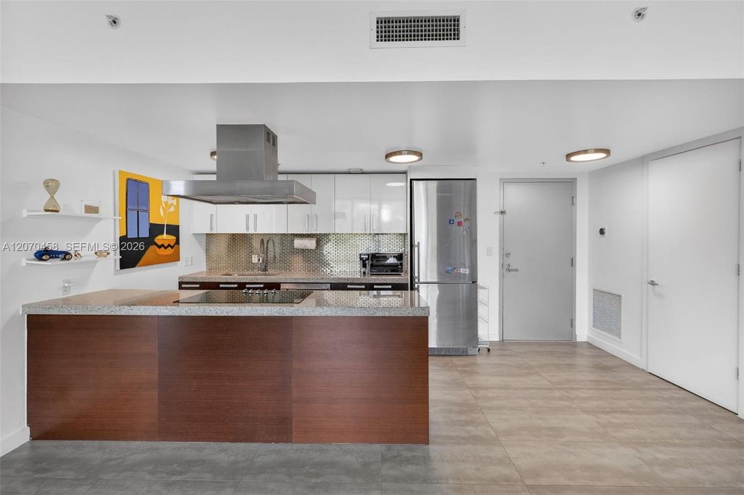 For Rent: $5,500 (2 beds, 2 baths, 1172 Square Feet)