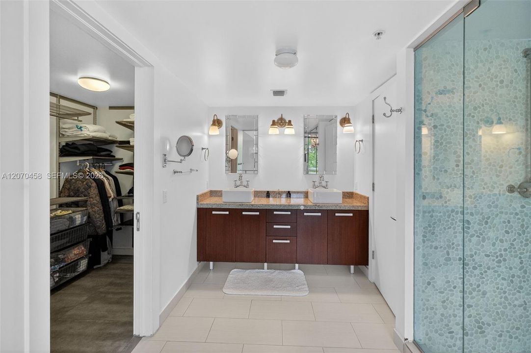 For Rent: $5,500 (2 beds, 2 baths, 1172 Square Feet)
