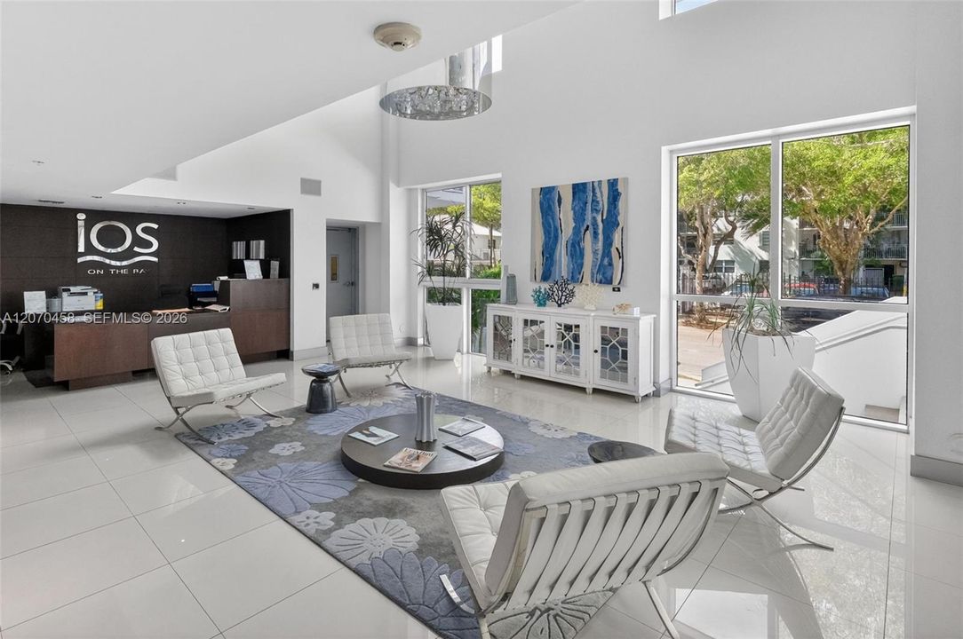 For Rent: $5,500 (2 beds, 2 baths, 1172 Square Feet)