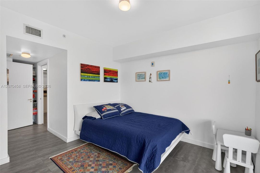 For Rent: $5,500 (2 beds, 2 baths, 1172 Square Feet)