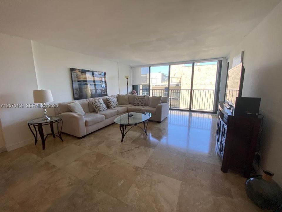 For Rent: $4,000 (2 beds, 2 baths, 1400 Square Feet)