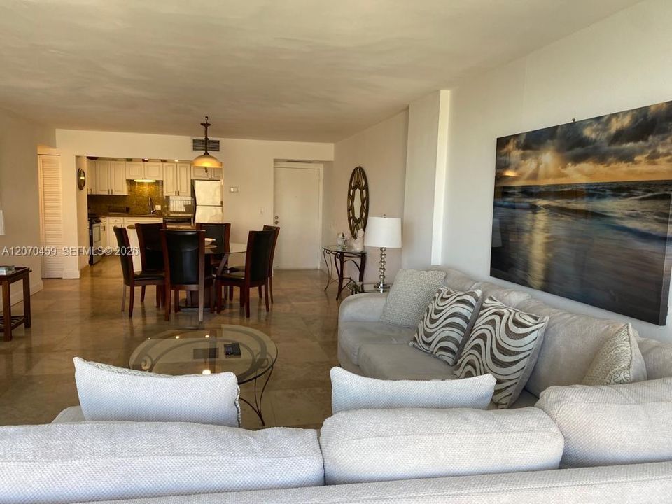 For Rent: $4,000 (2 beds, 2 baths, 1400 Square Feet)