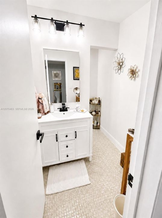 GUEST BATHROOM