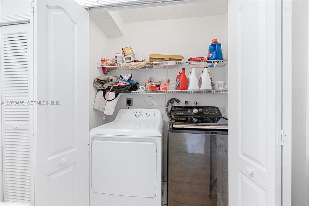 For Sale: $495,000 (3 beds, 3 baths, 1304 Square Feet)