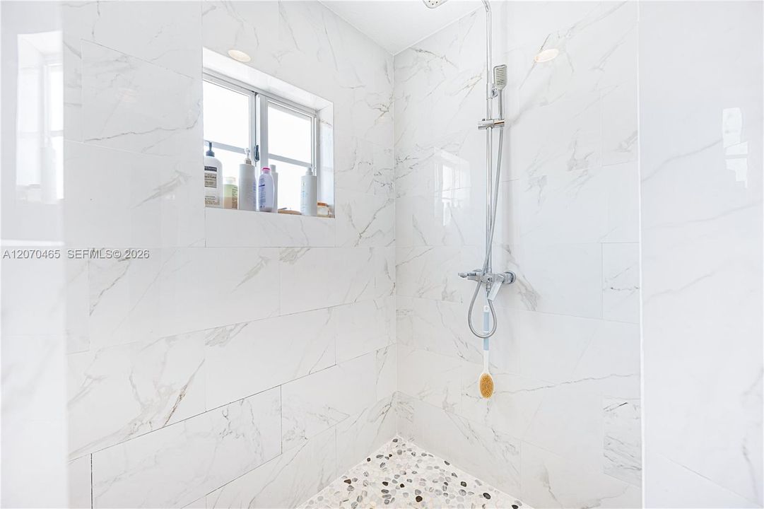 For Sale: $495,000 (3 beds, 3 baths, 1304 Square Feet)