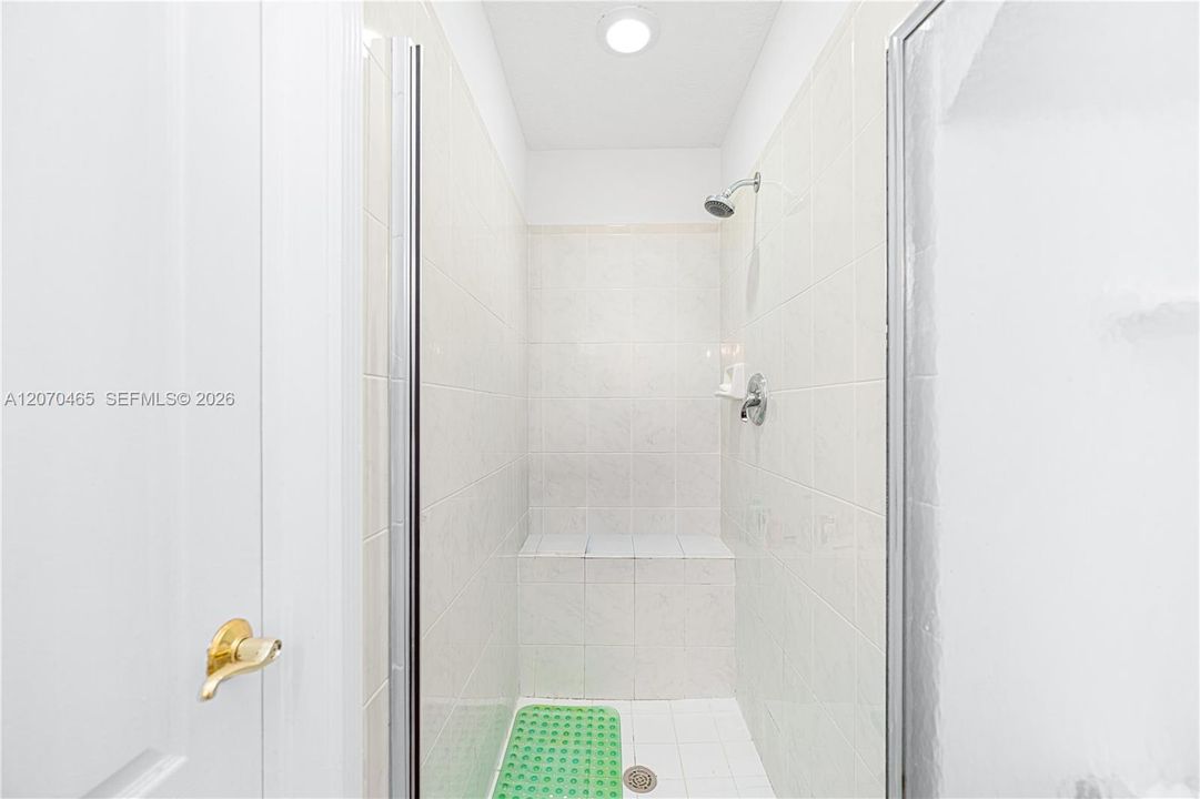 For Sale: $495,000 (3 beds, 3 baths, 1304 Square Feet)