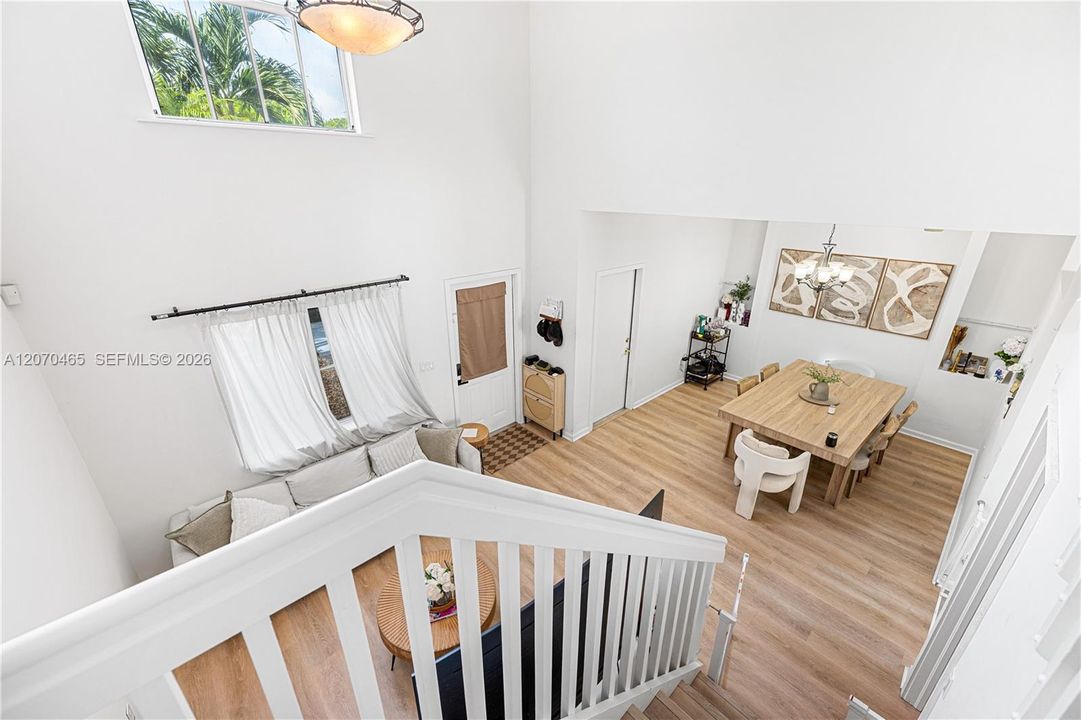 For Sale: $495,000 (3 beds, 3 baths, 1304 Square Feet)
