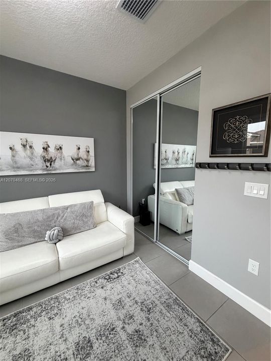 Guest Bedroom/Office