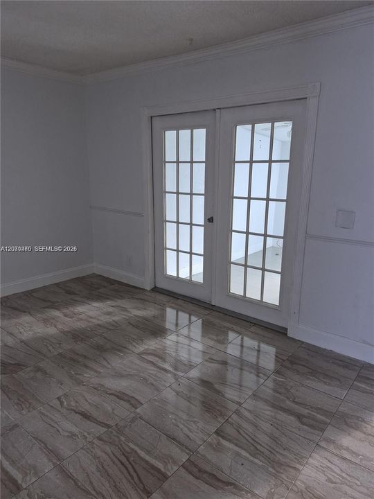 For Sale: $260,000 (4 beds, 1 baths, 1000 Square Feet)