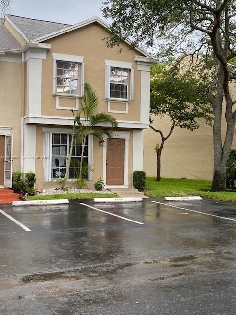 For Rent: $2,800 (2 beds, 1 baths, 1120 Square Feet)