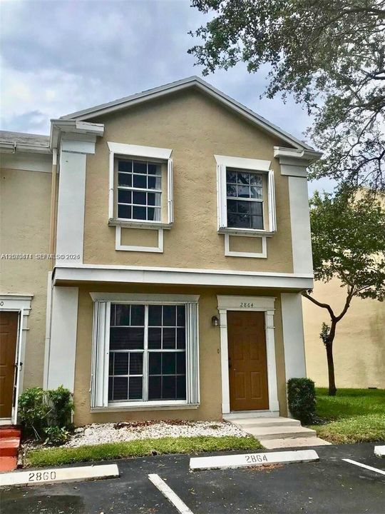 For Rent: $2,800 (2 beds, 1 baths, 1120 Square Feet)