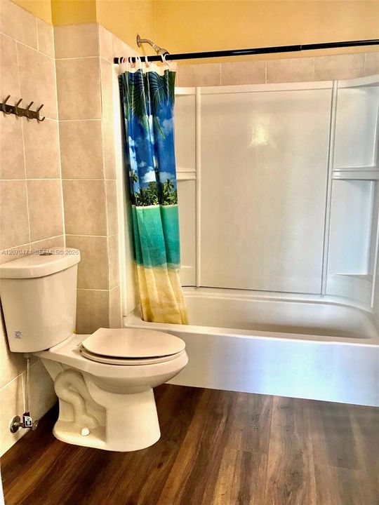For Rent: $2,800 (2 beds, 1 baths, 1120 Square Feet)
