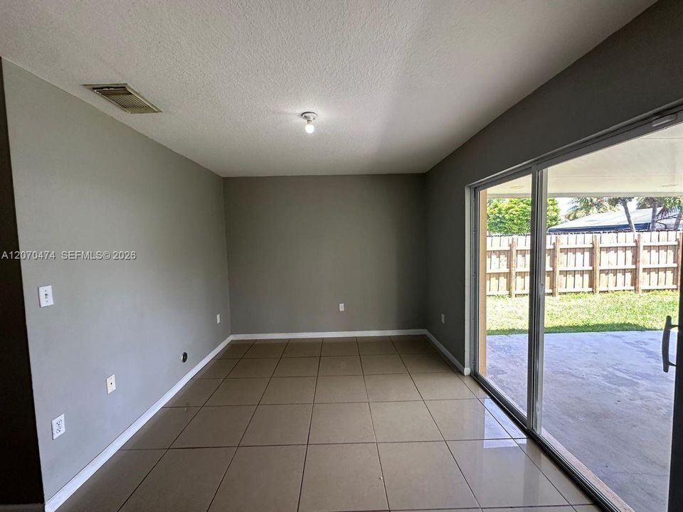 For Rent: $2,800 (3 beds, 2 baths, 1200 Square Feet)