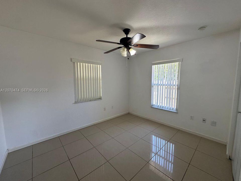 For Rent: $2,800 (3 beds, 2 baths, 1200 Square Feet)