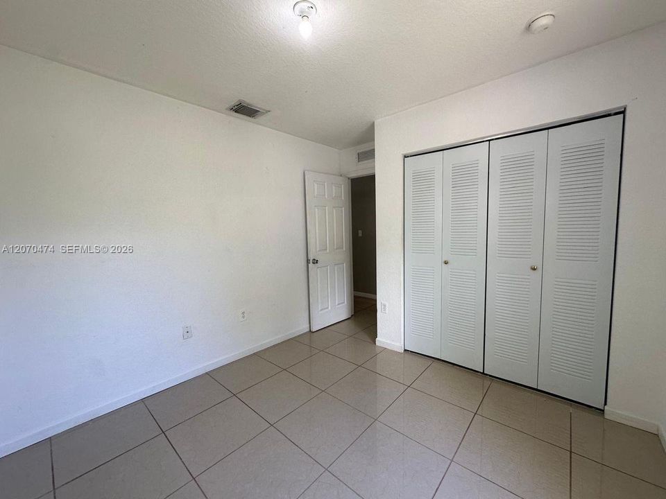 For Rent: $2,800 (3 beds, 2 baths, 1200 Square Feet)