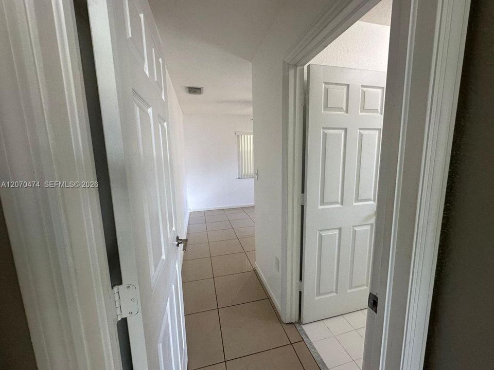 For Rent: $2,800 (3 beds, 2 baths, 1200 Square Feet)