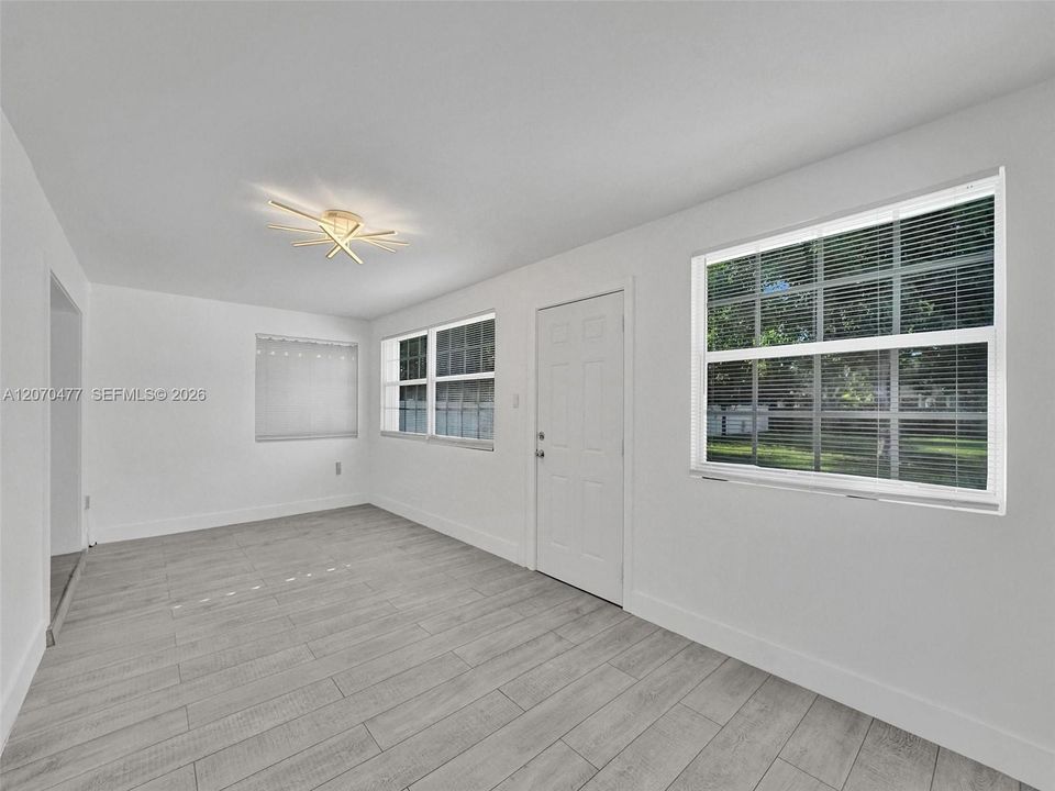 For Sale: $778,000 (2 beds, 2 baths, 1212 Square Feet)