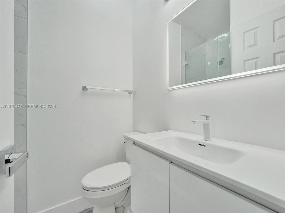 For Sale: $778,000 (2 beds, 2 baths, 1212 Square Feet)