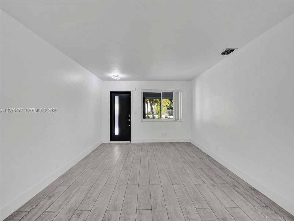 For Sale: $778,000 (2 beds, 2 baths, 1212 Square Feet)