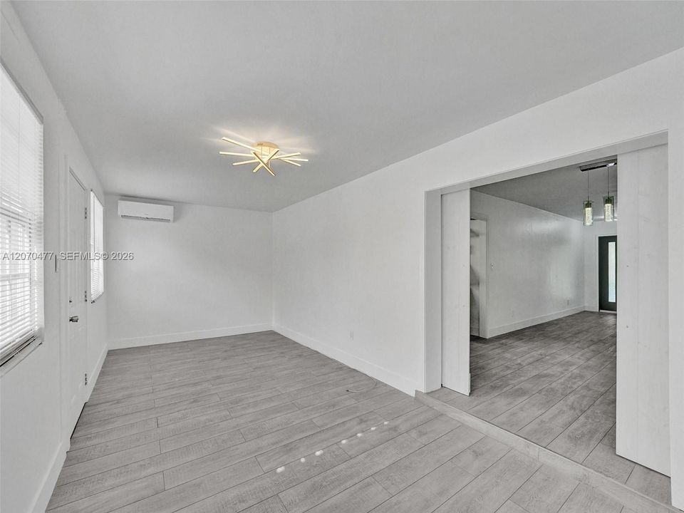 For Sale: $778,000 (2 beds, 2 baths, 1212 Square Feet)