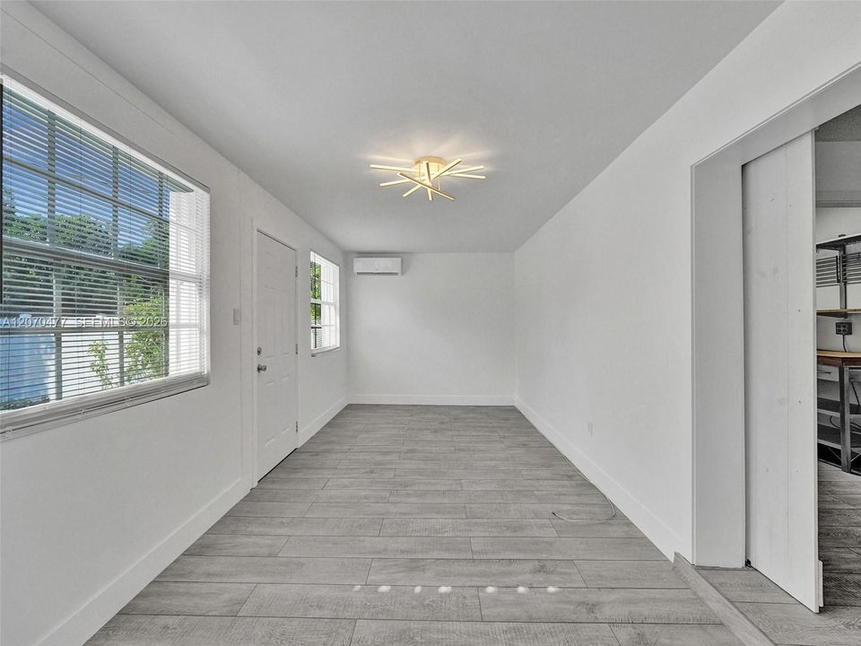 For Sale: $778,000 (2 beds, 2 baths, 1212 Square Feet)