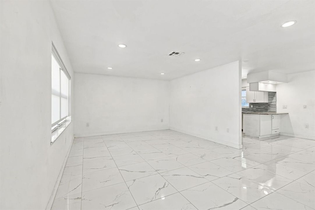 8-web-or-mls-Photo(2)-topaz