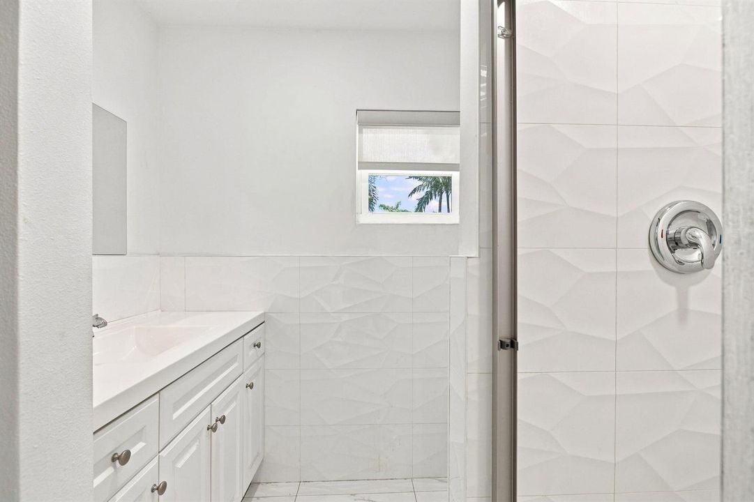 25-web-or-mls-Photo(14)-topaz