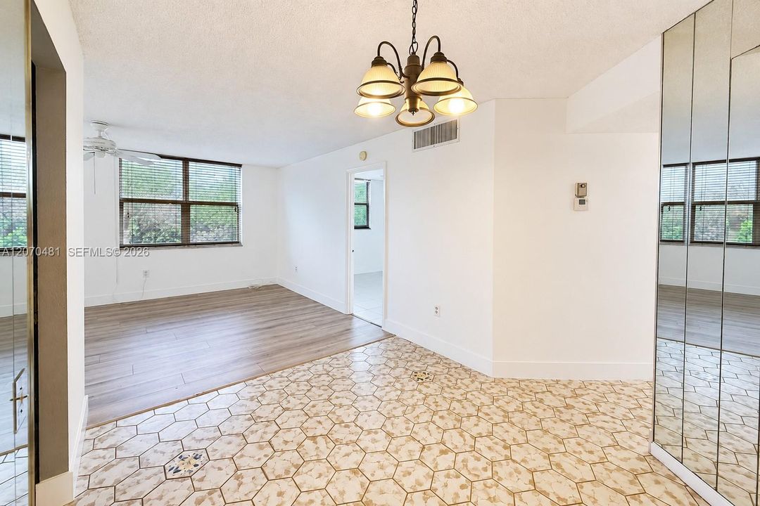 В аренду: $1,550 (2 спален, 2 ванн, 950 Квадратных фут)